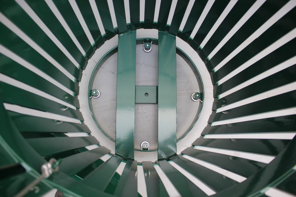 commercial steel trash receptcle color RAL 6005 glossy moss green 02