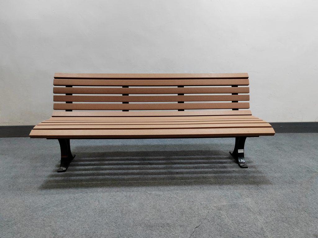 commercial outdoor recycled plastic park bench SPB-109 glossy black and P5 lumber color