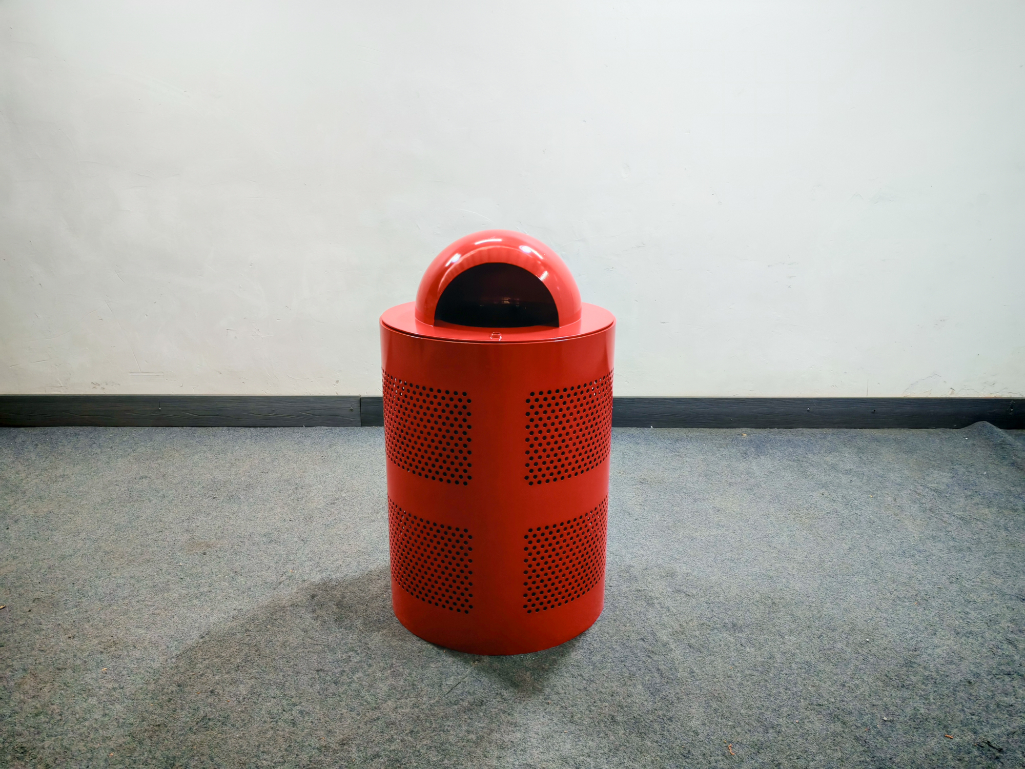 commercial outdoor trash receptacle SPT-112 RAL3031 glossy orient red powder coating_sunperk site furnishings 4