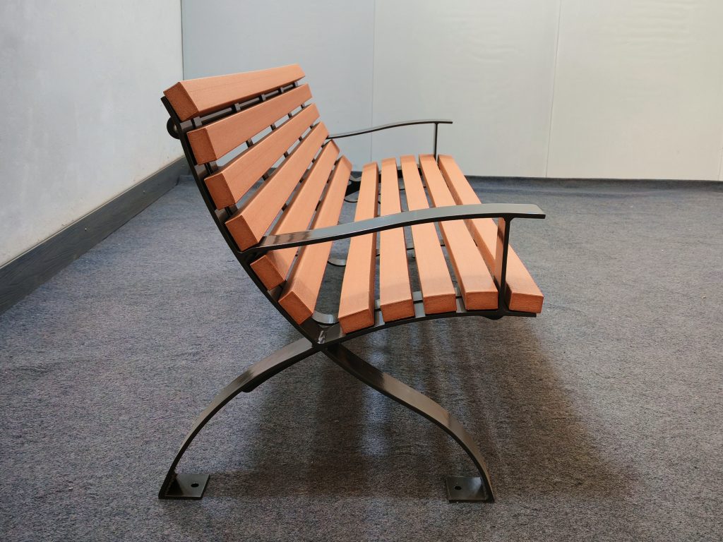 commercial recycled plastic park bench SPB-107 powder coated in RAL7022 glossy dark grey and P1 lumber, side profile and details of armrests